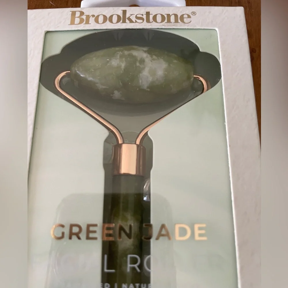 Brookstone Green Jade Face Roller NEW